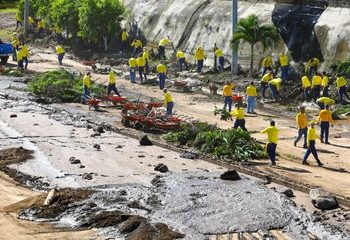 Protección Civil: No podemos habilitar el tránsito en zona del deslave aunque se limpie la calle