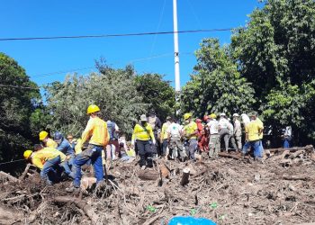 MARN: «flujo de escombros significativo» habría provocado deslave