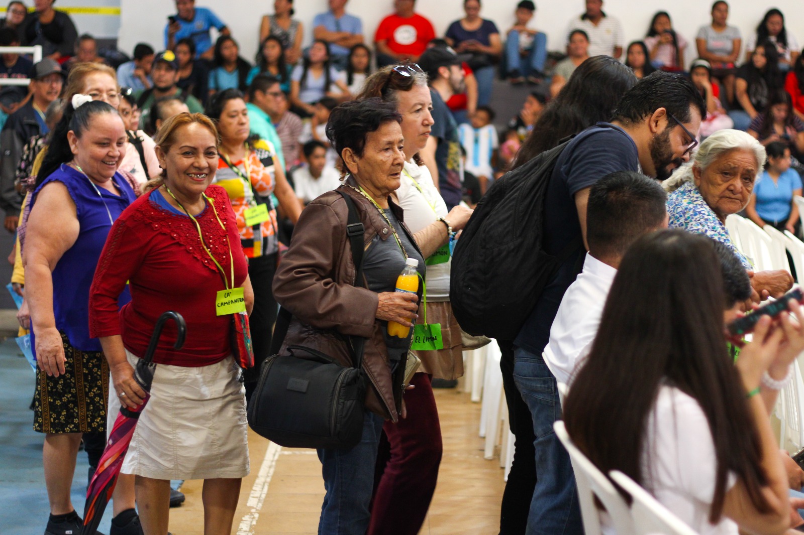 Gobierno de El Salvador ofrece cursos gratuitos y empleo para adultos