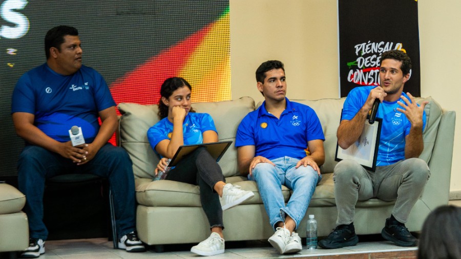 Los atletas salvadoreños que participaron en los Juegos Olímpicos compartieron su experiencias en el Foro de Atleta 2024