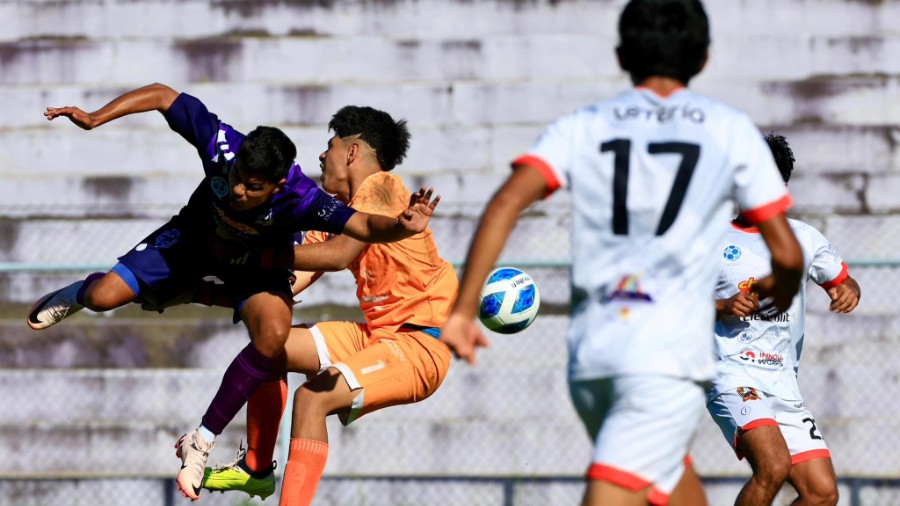 Alacranes hizo valer su localía, con una goleada sobre San Vicente