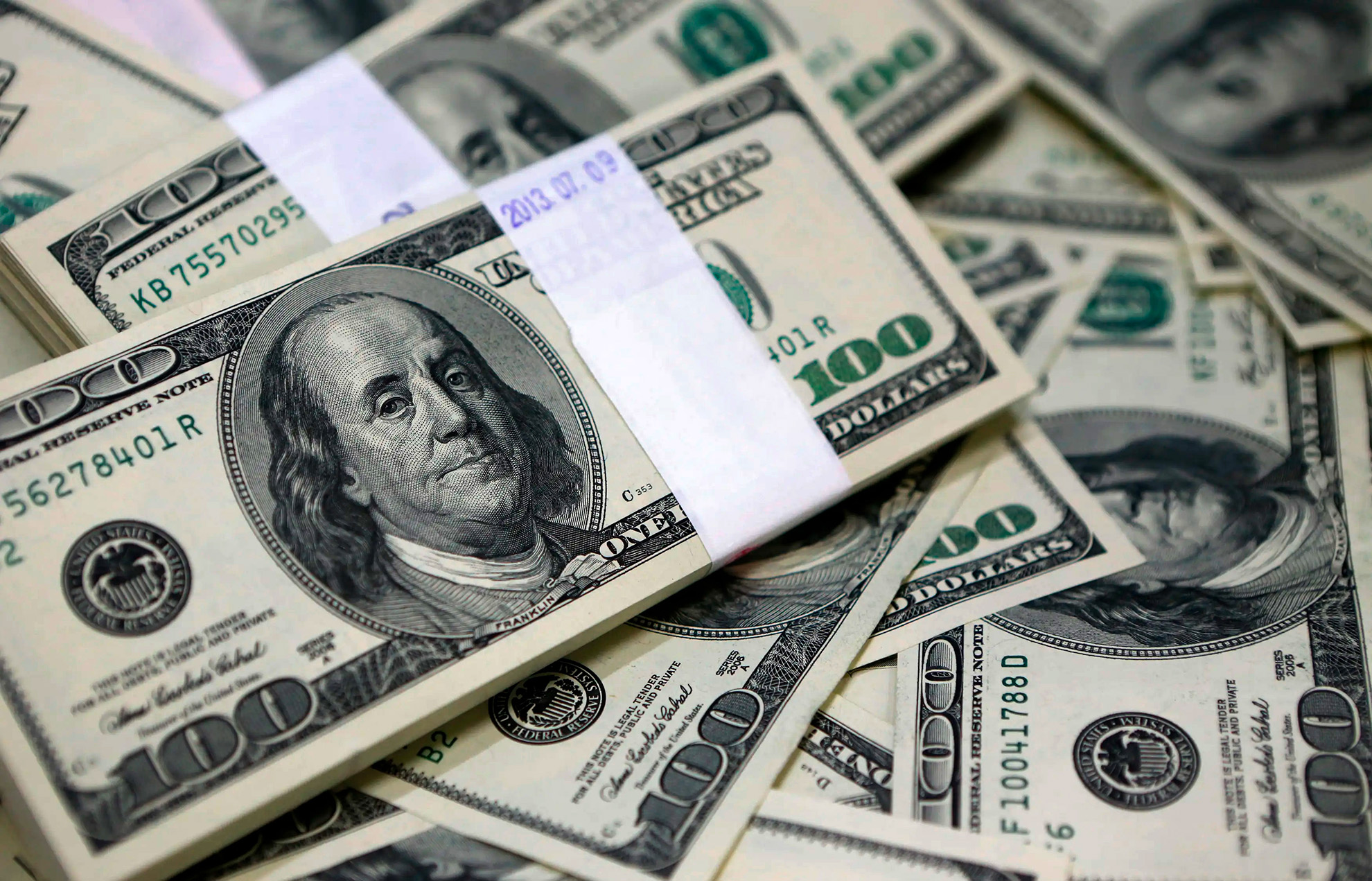 El EMBI de El Salvador continúa a la baja tras nuevas maniobras fiscales