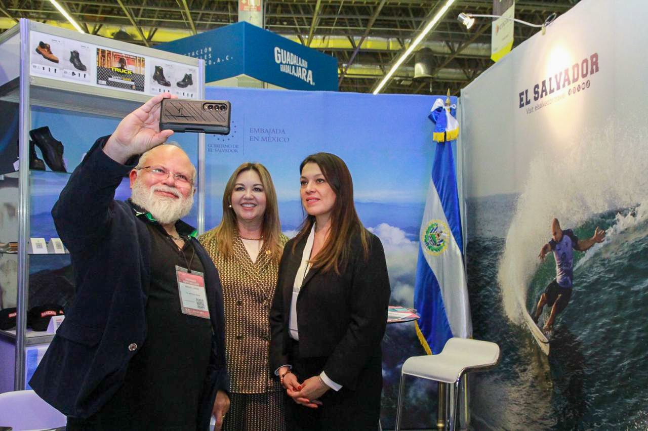 El Salvador promueve negocios en Jalisco, México
