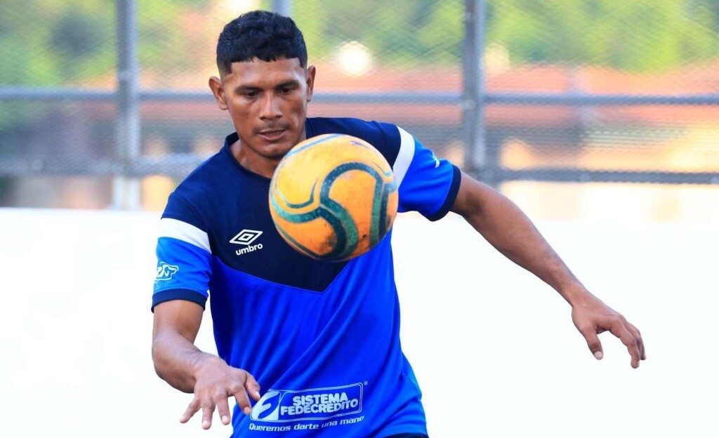 Exon Perdomo se retiró en 2022, pero ha vuelto a la Selección a petición del DT