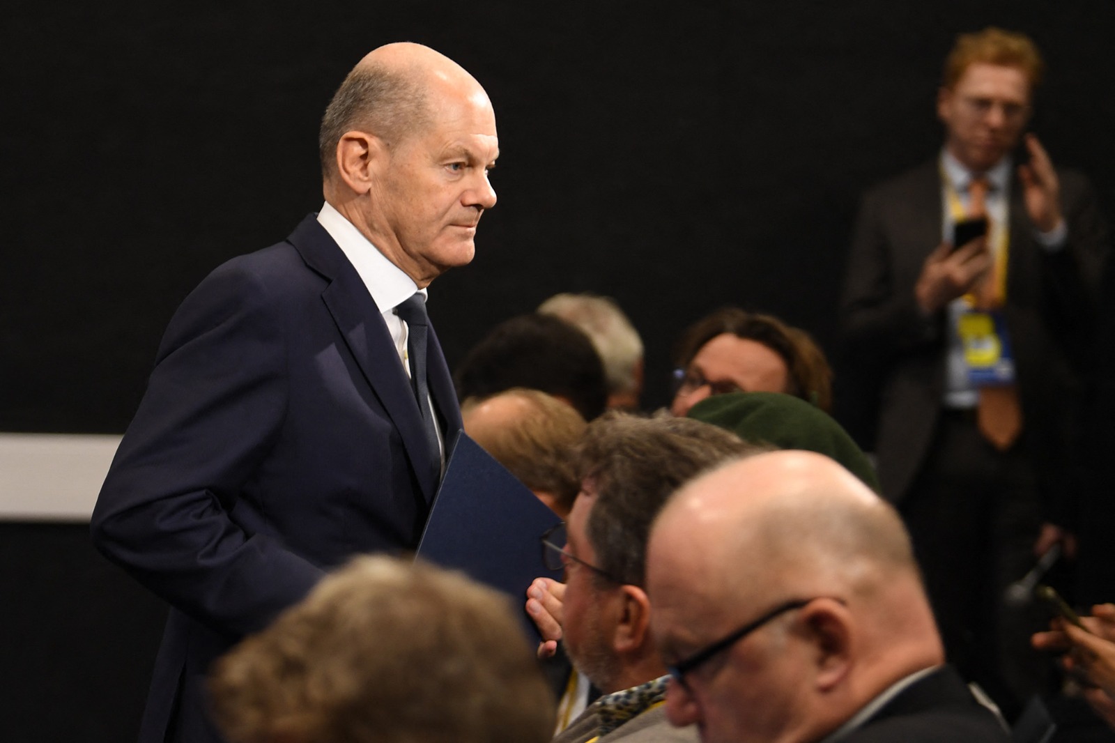 Canciller alemán está dispuesto a debatir fecha de elecciones