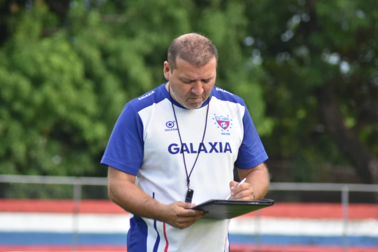 Sacuden el cuerpo técnico de Luis Ángel Firpo