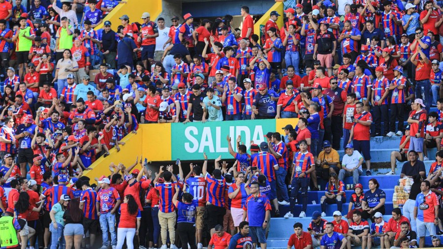 En el estadio Quiteño se salieron de control la preventa de boletos