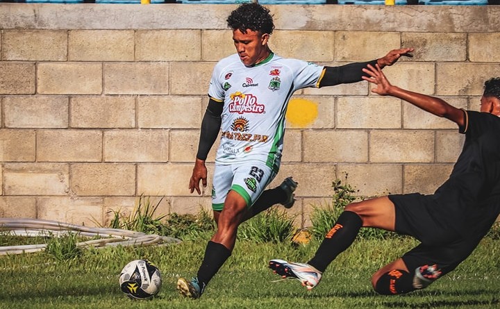 Dragón goleo al Águila y presentó altas
