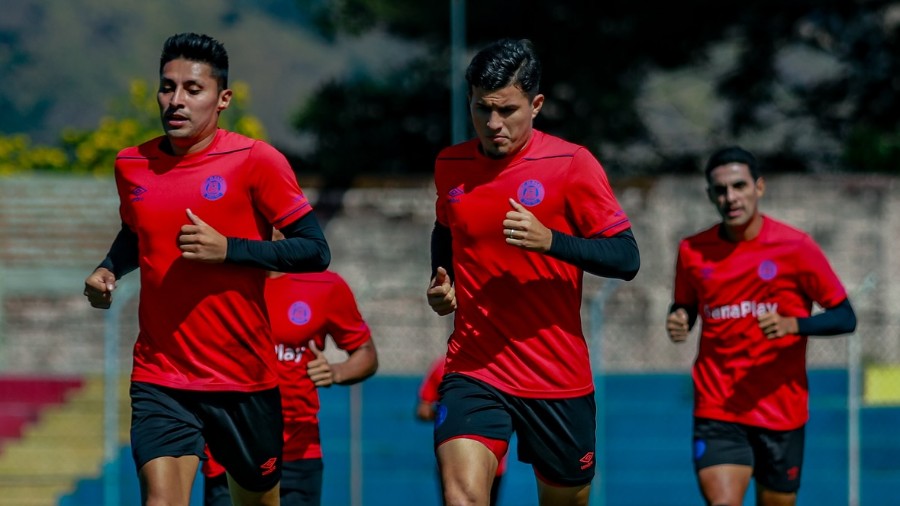 FAS presentó a su primer refuerzo extranjero