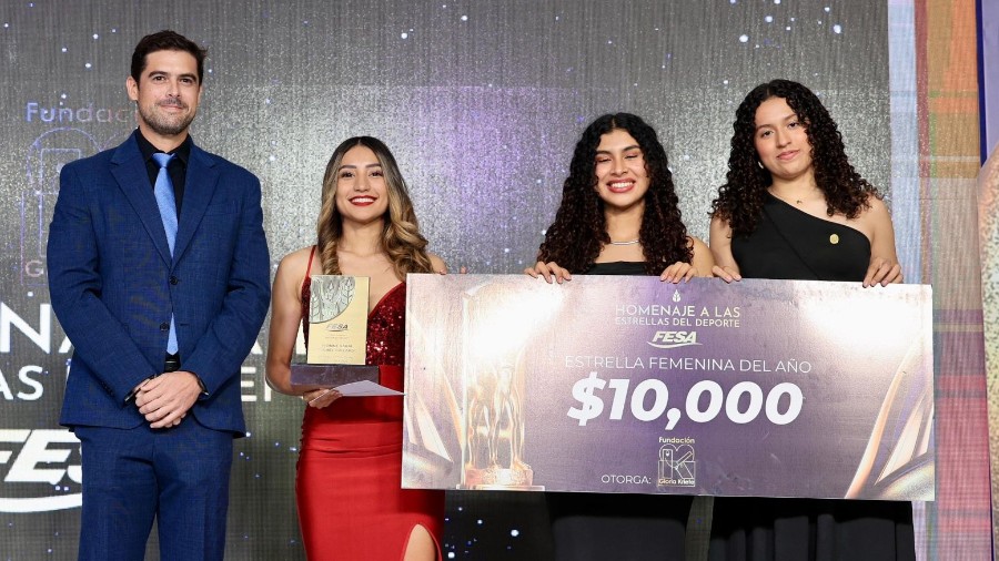 La patinadora Ivonne Nóchez volvió a ser la máxima ganadora en el Homenaje a las Estrellas del Deporte que otorga FESA.