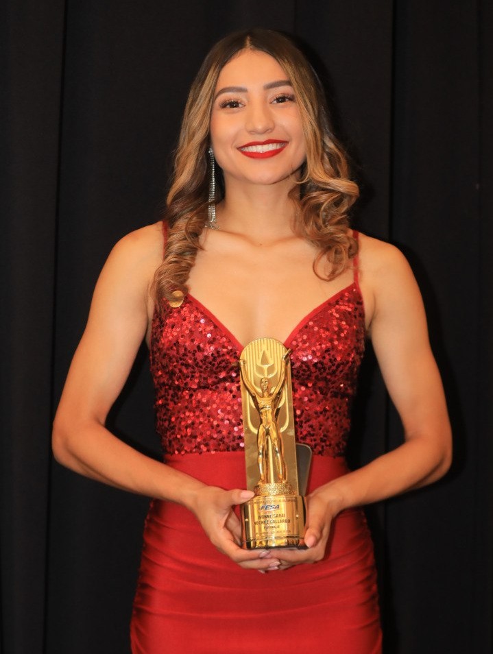 La patinadora Ivonne Nóchez volvió a ser la máxima ganadora en el Homenaje a las Estrellas del Deporte que otorga FESA.