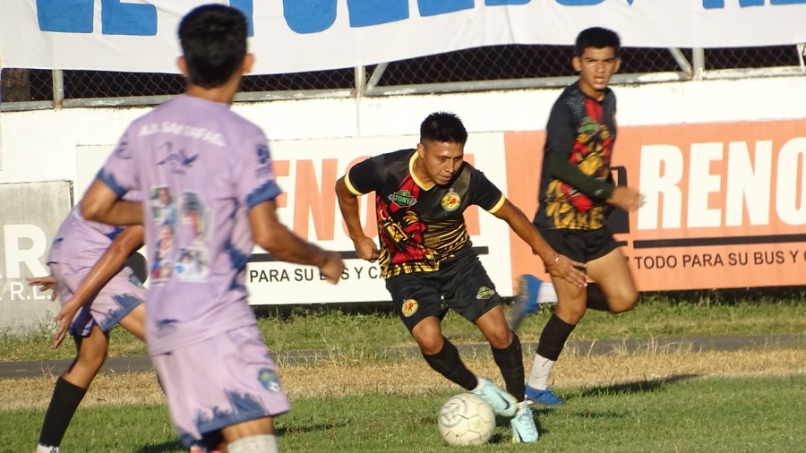 Los gallos ganaron en amistoso al AD San Rafael