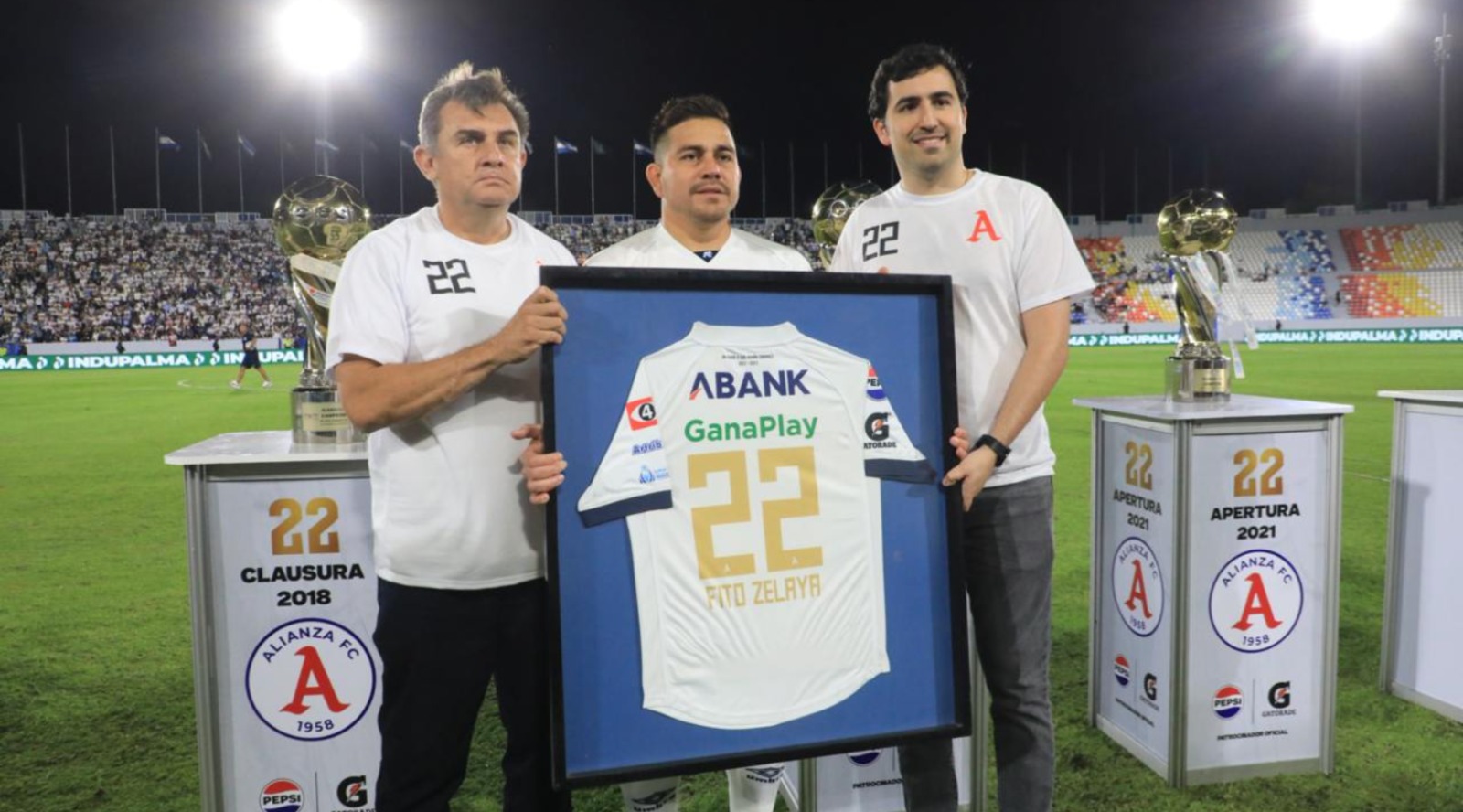 Mágico González es mi ídolo y sus palabras hacia mi, son valiosas», Fito  Zelaya – Diario El Salvador
