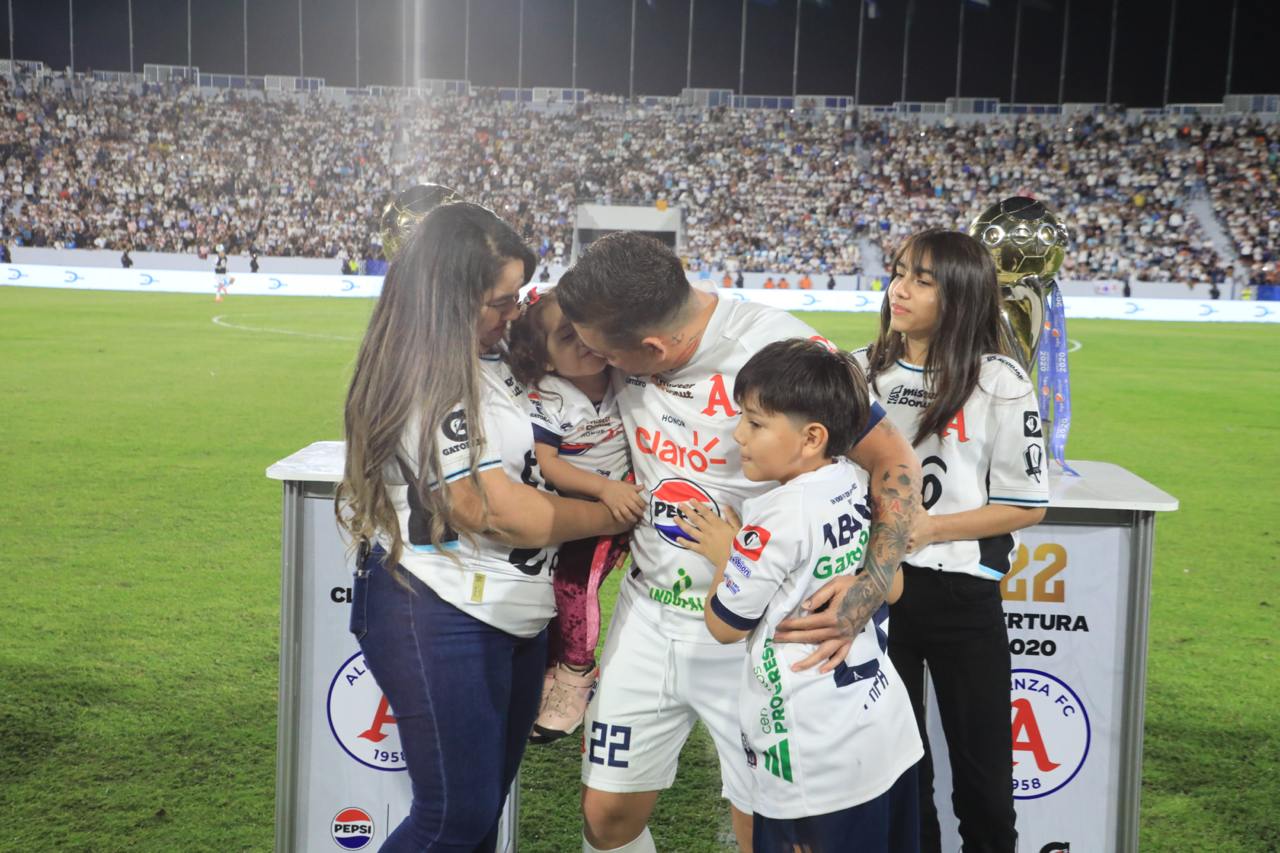 «No es un adiós, sino un hasta pronto», Fito Zelaya