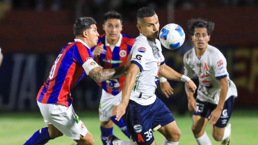 Los albos salieron con un mal sabor de boca del Quiteño