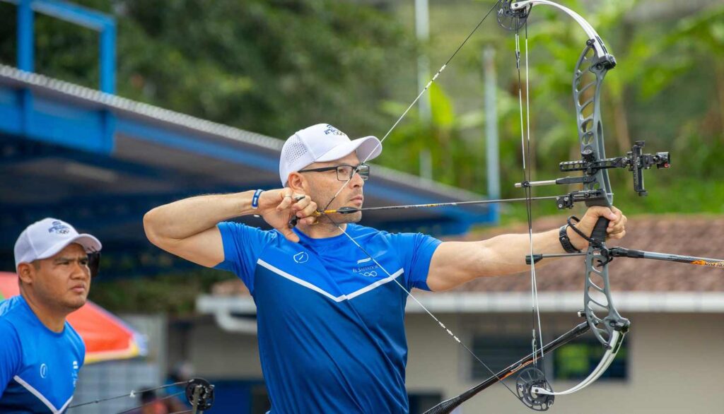 Buena participación salvadoreña en la Copa del Mundo y Nacional Indoor de tiro con arco