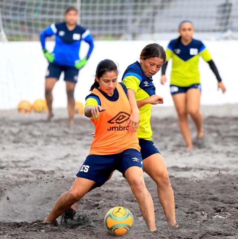 La Selección de fútbol playa afina detalles hacia el Beach Soccer El Salvador 2025