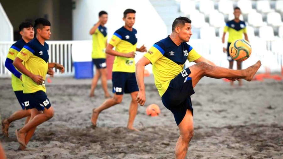«El Tin» Ruiz se perdería el campeonato «El Salvador Beach Soccer Cup 2025»