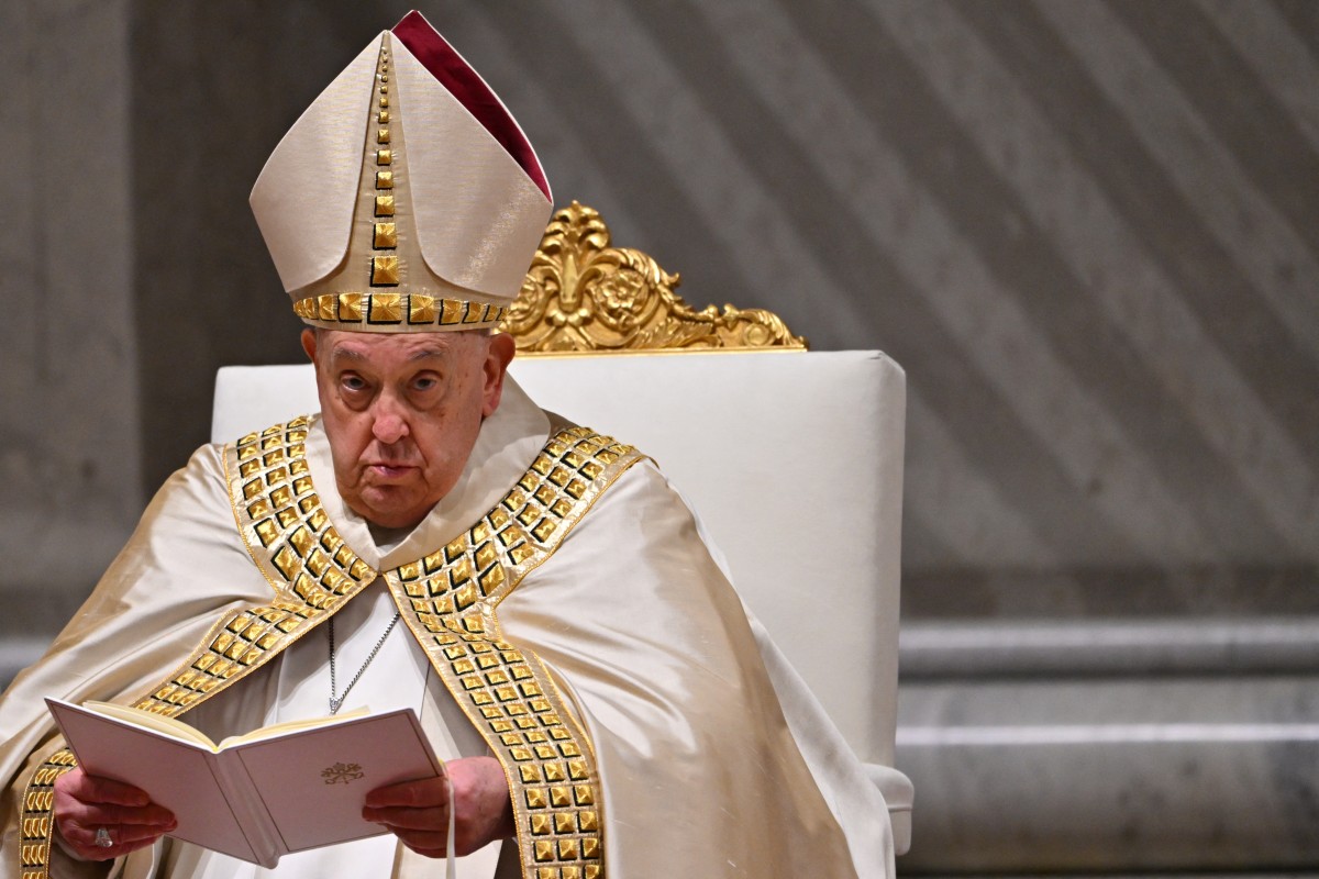 El papa Francisco pasa una «noche tranquila» tras su última crisis respiratoria
