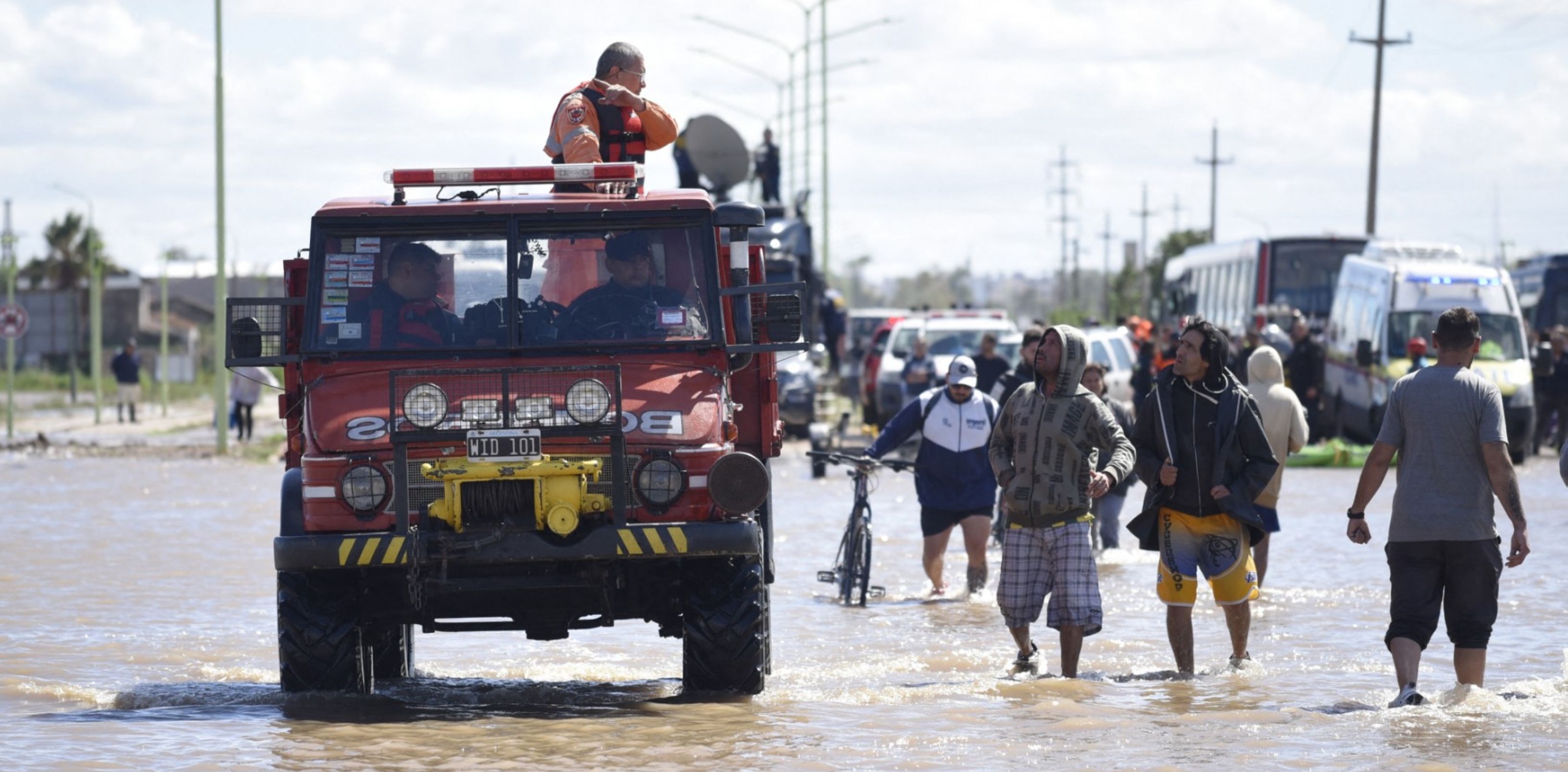 Aumentan a 13 los muertos por temporal en ciudad portuaria argentina – Diario El Salvador