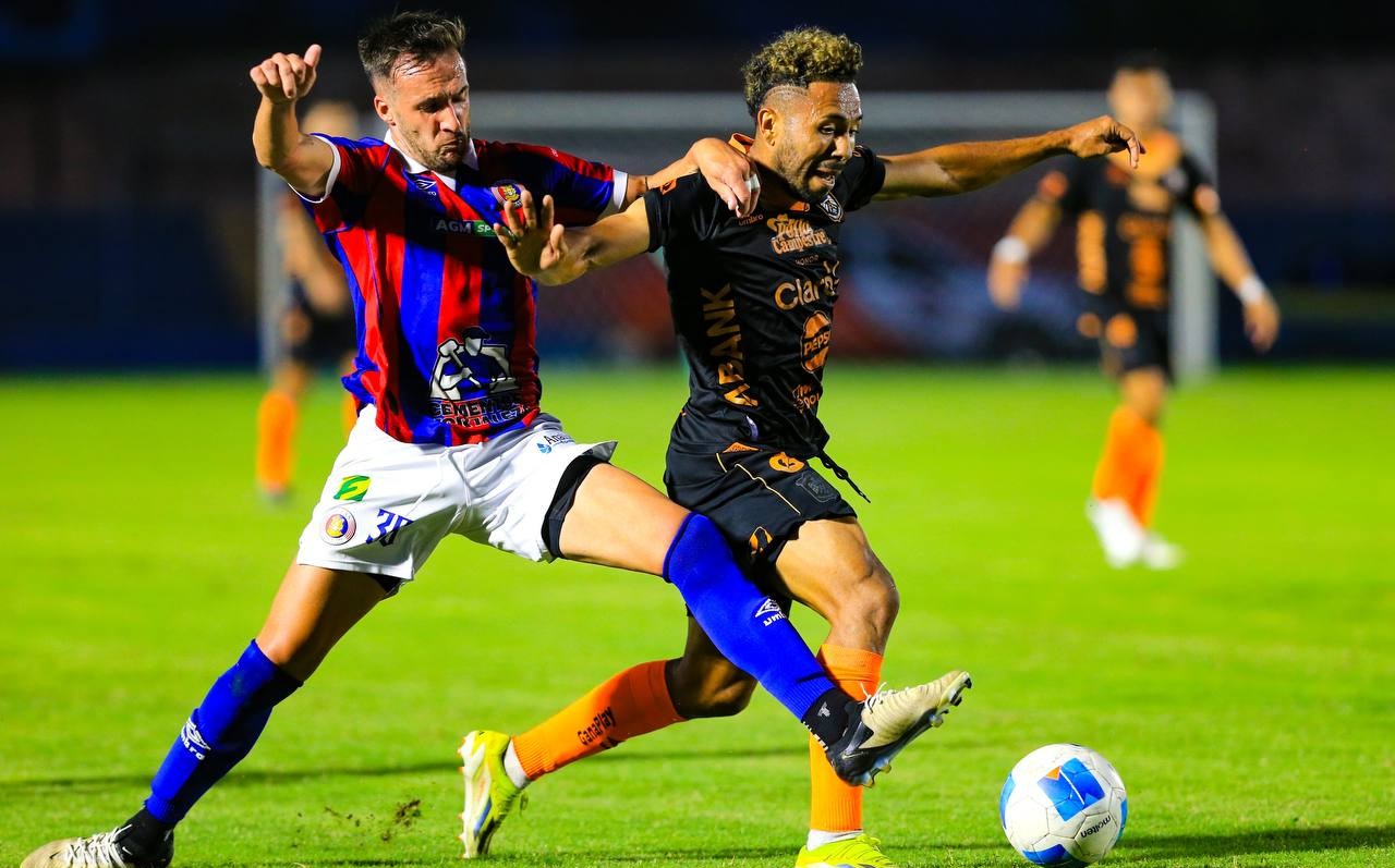 Daniel Messina valora tener a muchos jugadores en la Selección