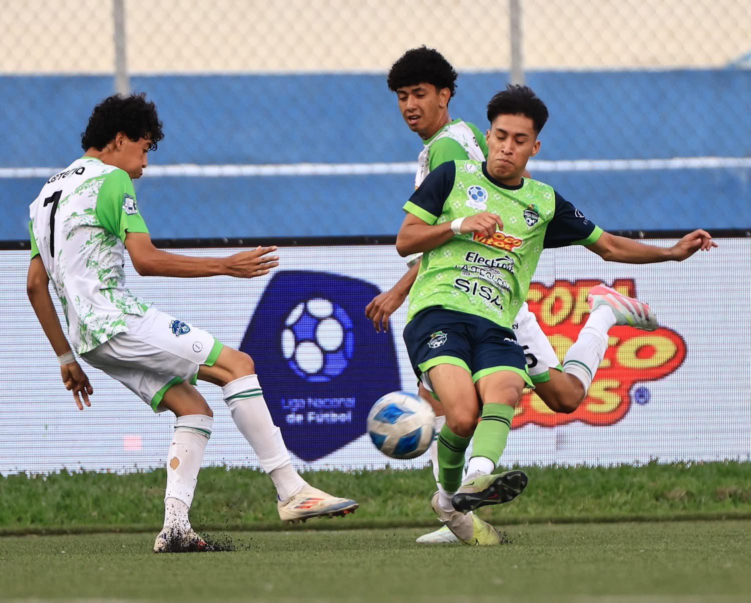 Usulután pescó boleto a cuartos de final tras vencer 2-1 a Santa Tecla