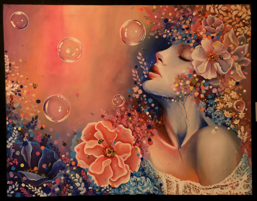 Mujeres exponen su arte basado en la poesía, el amor y la naturaleza