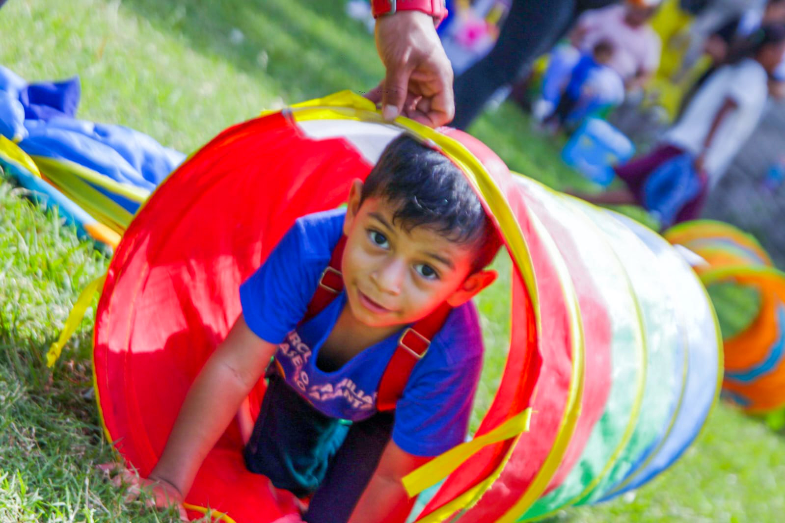 Niños disfrutan de las mañanitas recreativas en Zacatecoluca