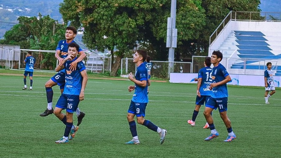 San Salvador goleó a Cabañas y se afianza del segundo lugar