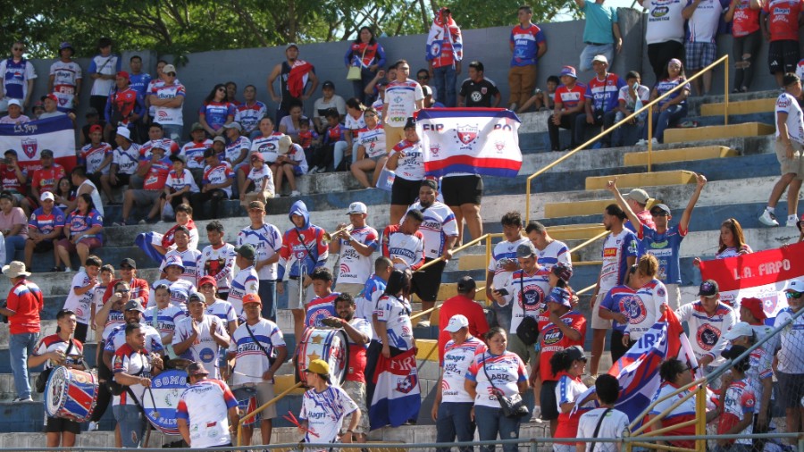 Los toros regresan a la cima del torneo