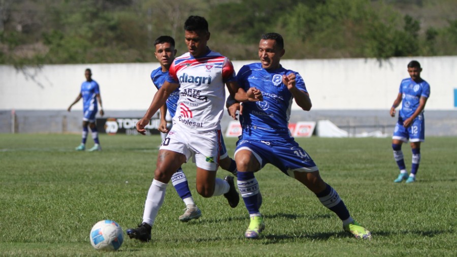 Los toros regresan a la cima del torneo