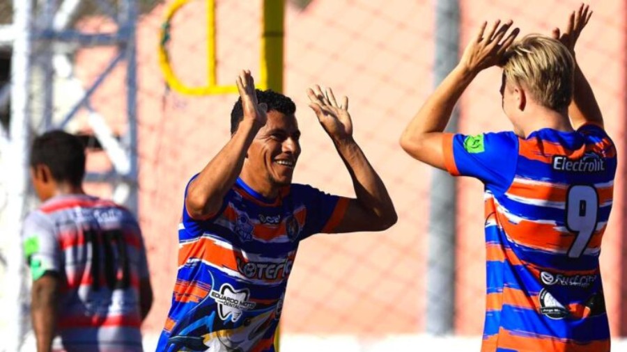 Garita Palmera es lider del grupo A en la Liga Playera