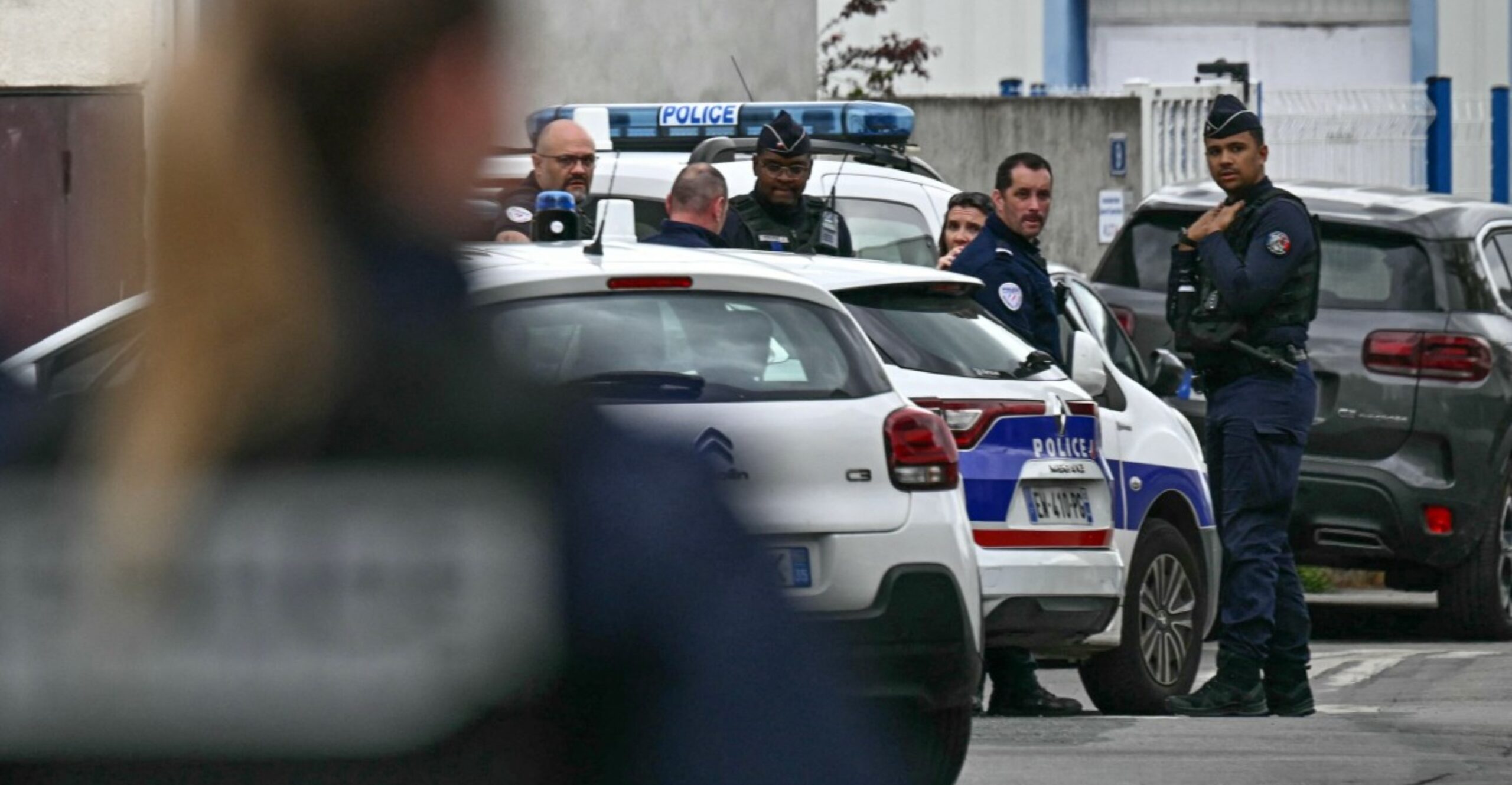 Un alumno muerto y tres heridos en ataque con cuchillo en liceo de Francia
