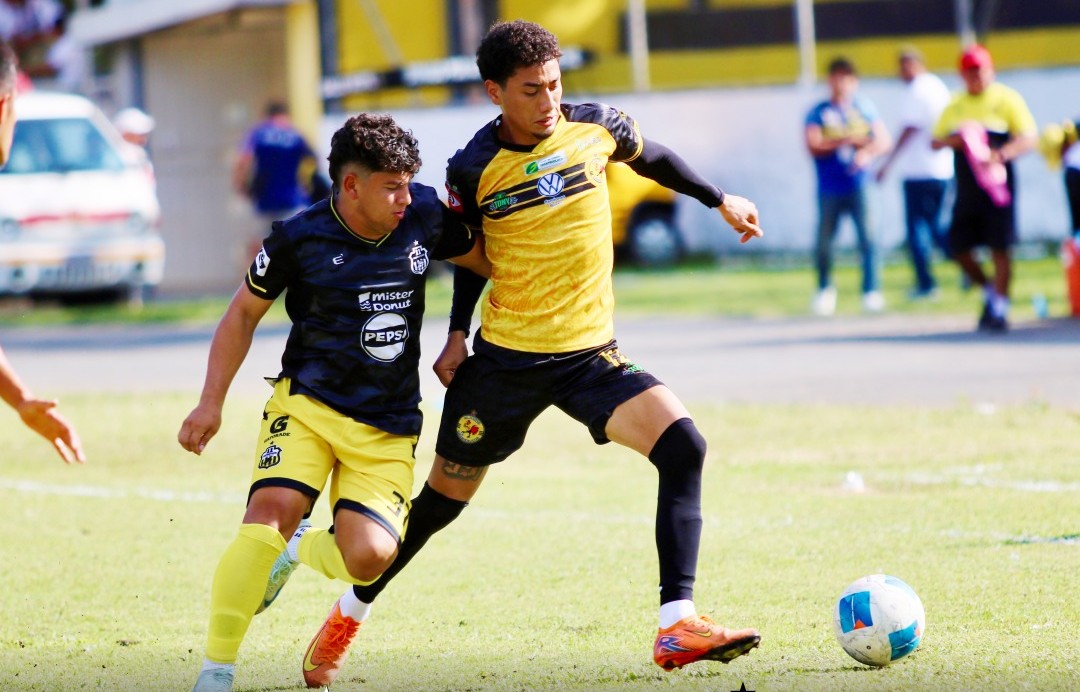 Memo Rivera criticó el rendimiento de su equipo
