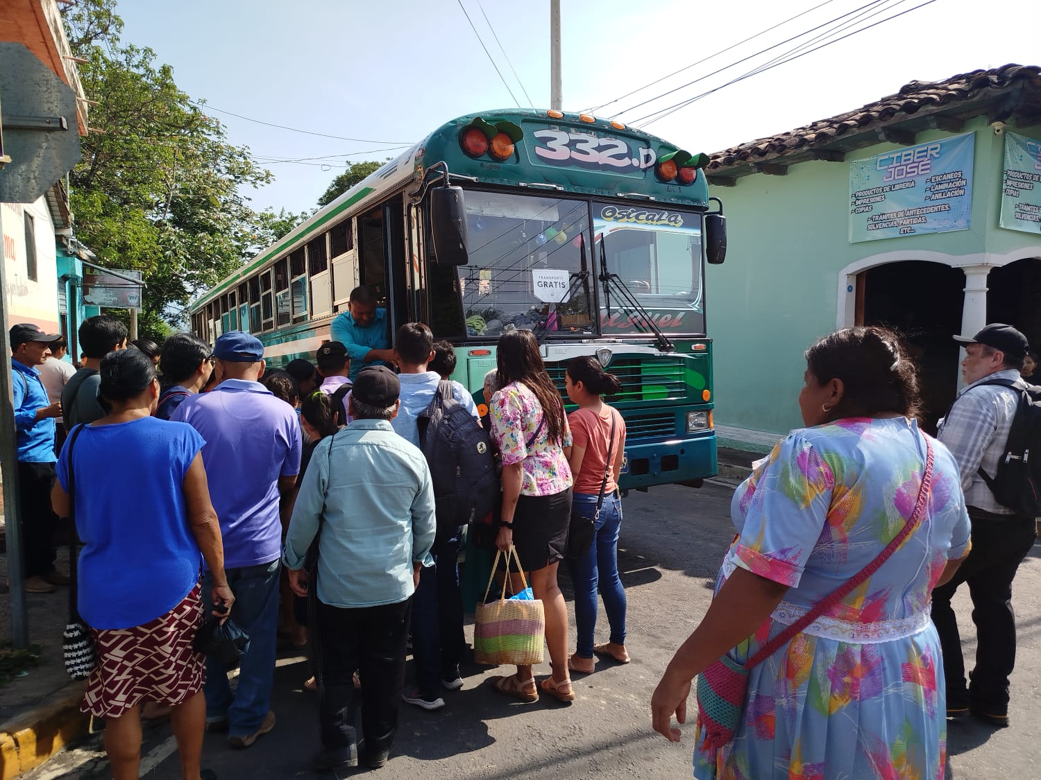 En Morazán han aprovechado el transporte gratis proporcionado por el Gobierno de El Salvador