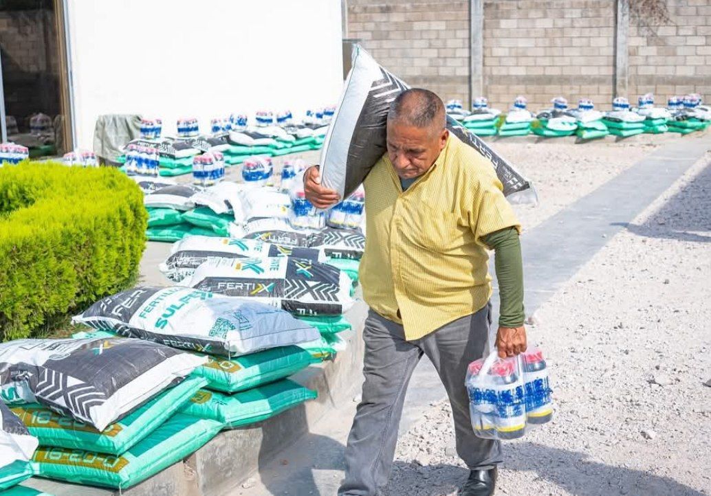 Benefician a expatrulleros con paquetes agrícolas en Santa Ana Norte