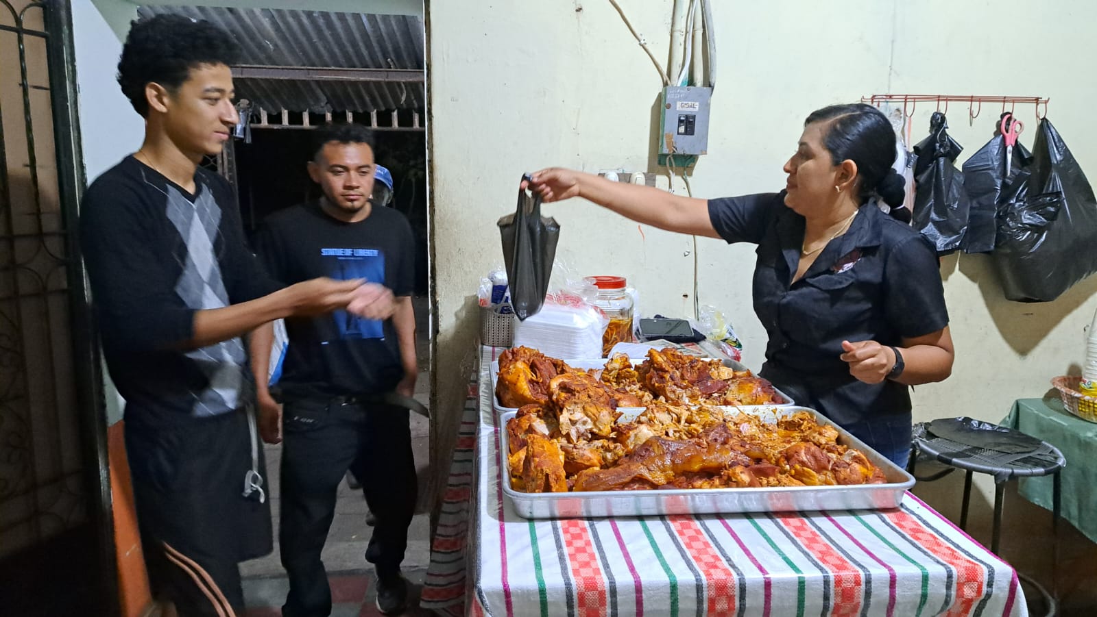 La cochinita se puede degustar de madrugada en Atiquizaya