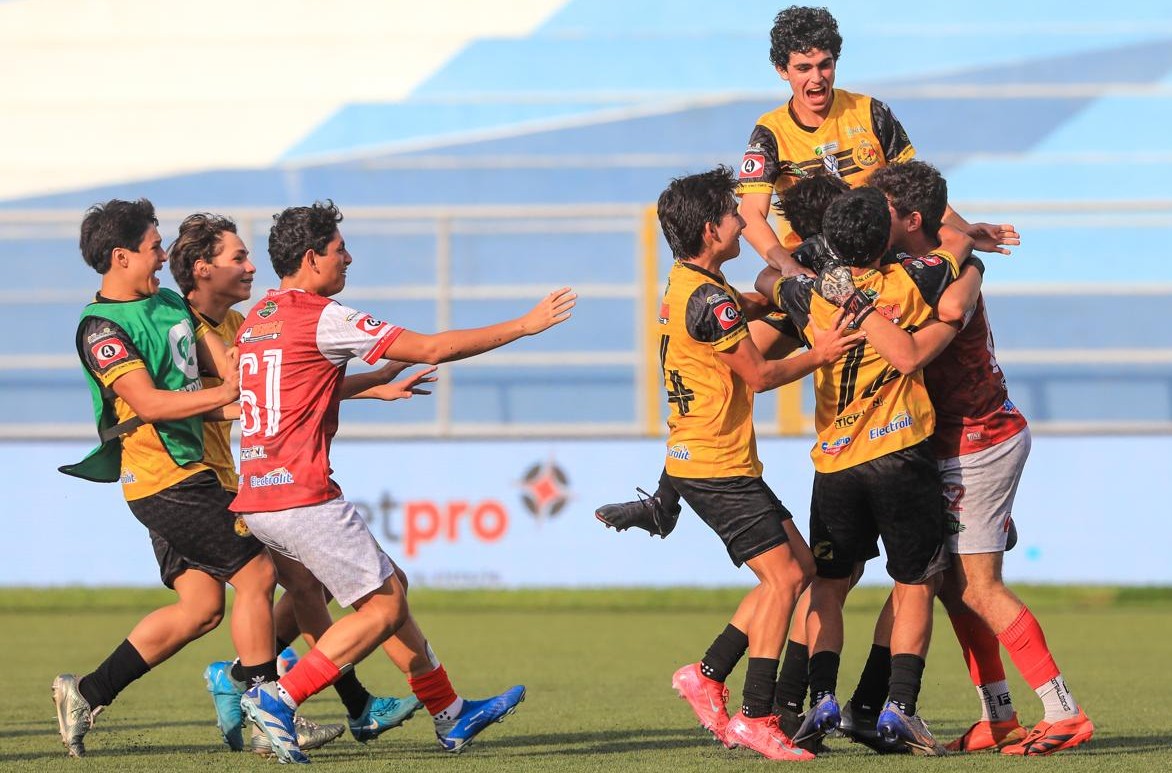Platense se coronó en la Sub-17