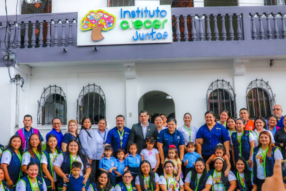 Inauguran una oficina del Instituto Crecer Juntos en Zacatecoluca