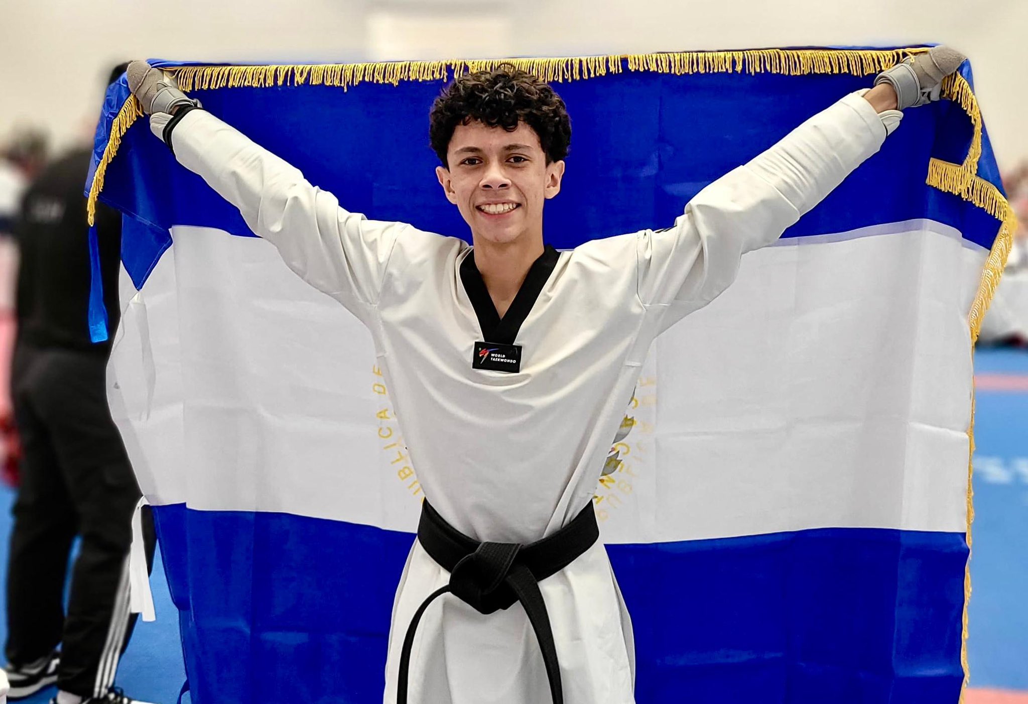 Taekwondoista salvadoreño se consagra campeón del mundo