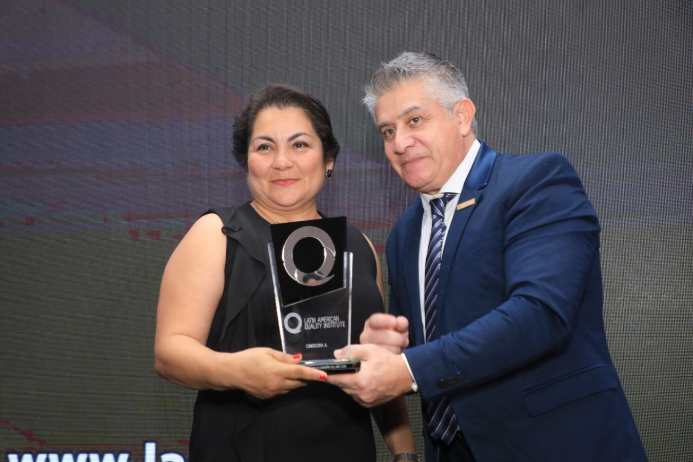 LAGEO es galardonada como Empresa Centroamericana y Caribeña del año