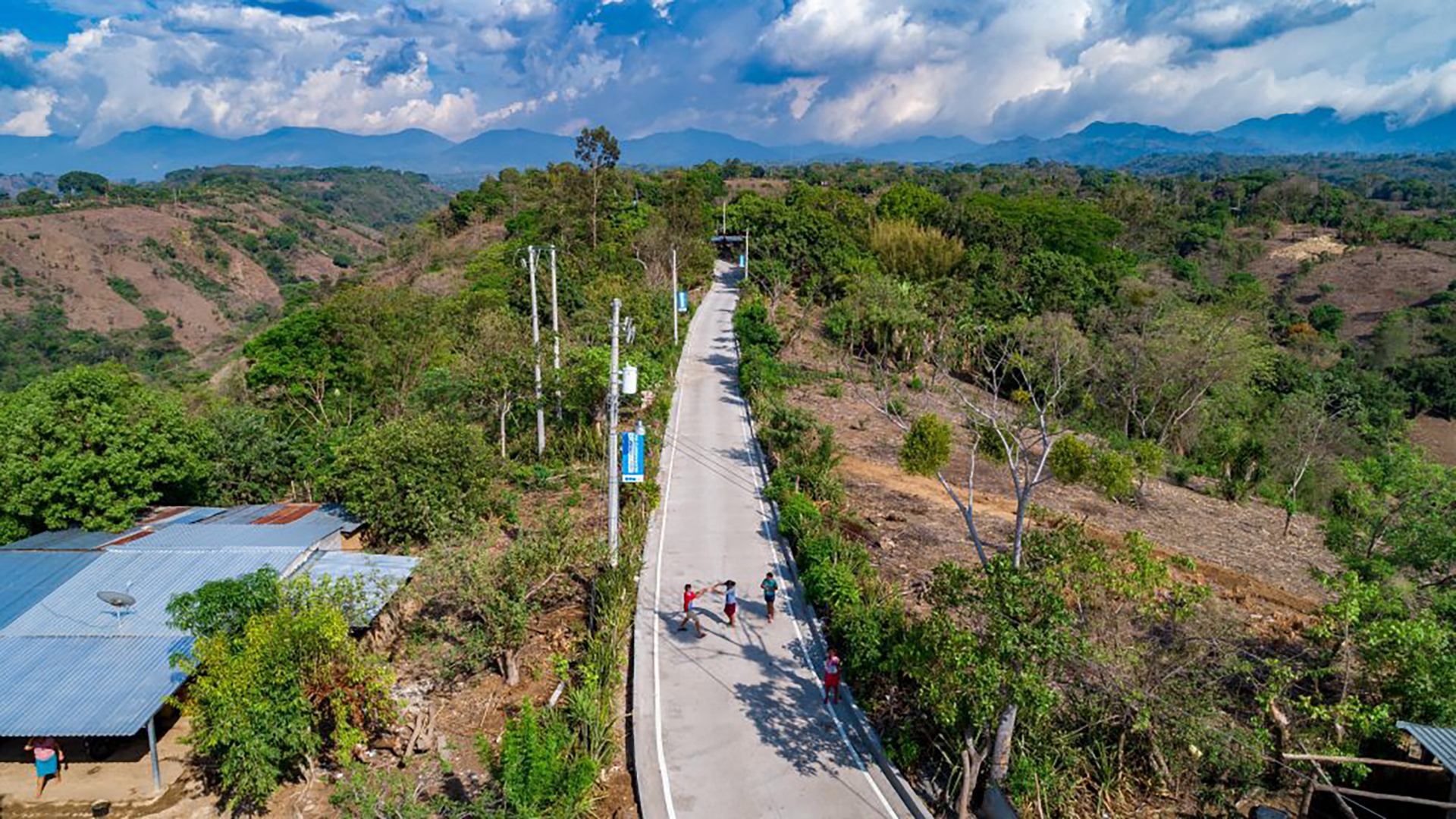 Obras Municipales renueva 5.6 kilómetros en Tacuba, Ahuachapán