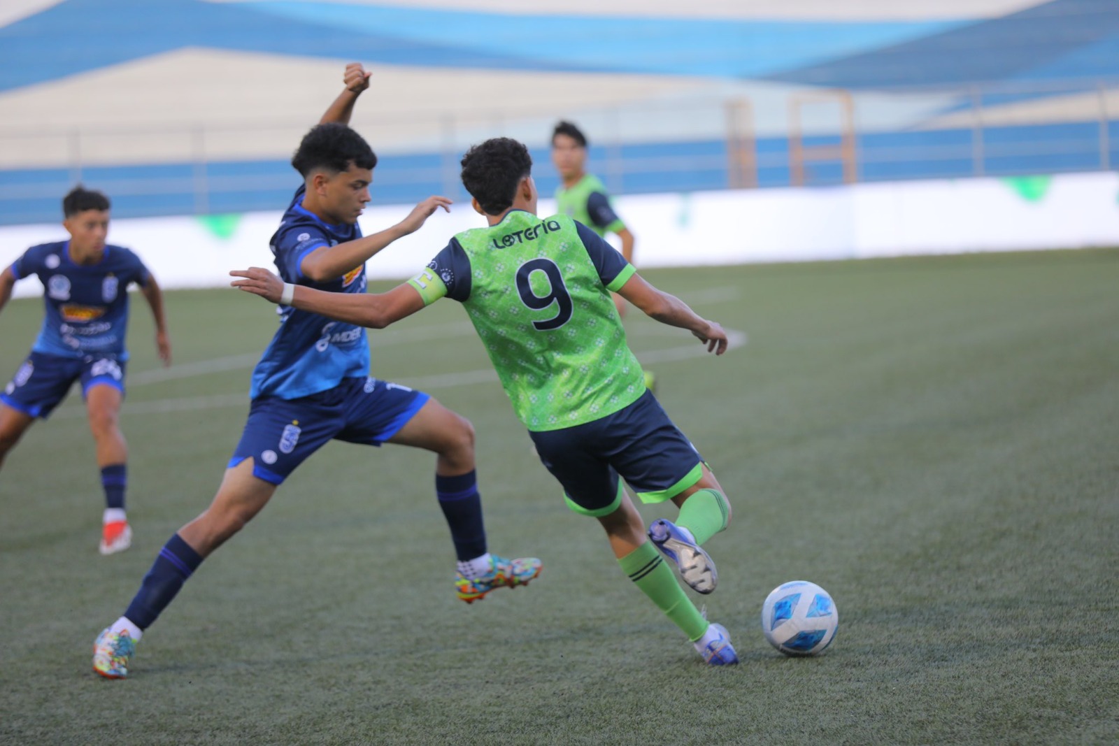 Primer asalto en semifinales de la Liga Nacional de Fútbol
