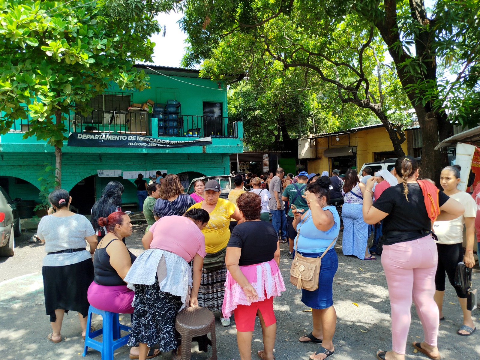 Reubicarán a vendedores alrededor del ex parque Barrios de San Miguel