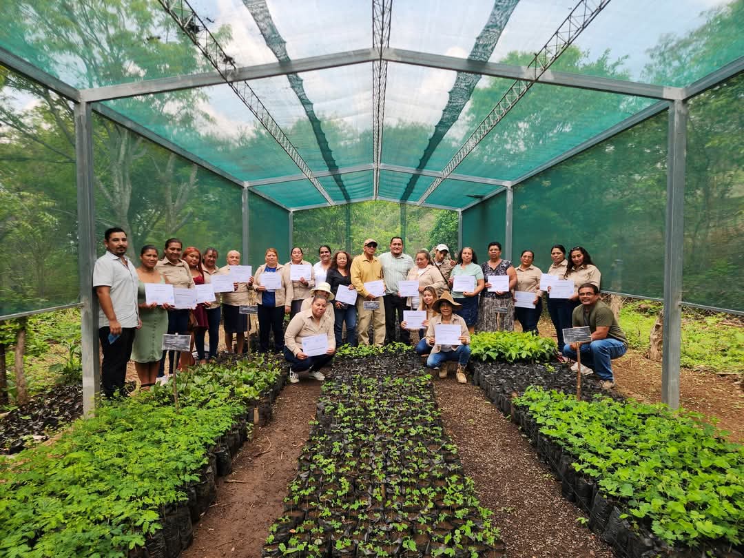 Mujeres adquieren conocimientos en agricultura en San Miguel