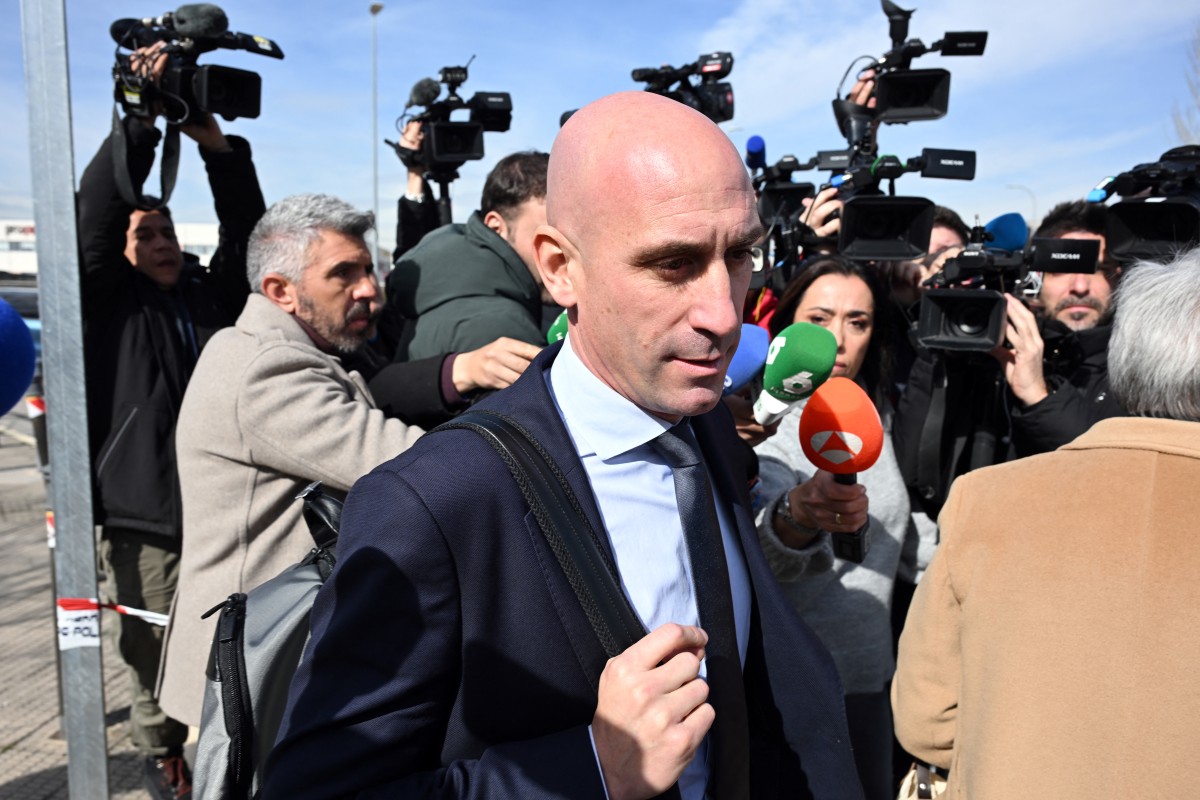 Confirman condena por agresión sexual contra el exjefe del fútbol español por el beso a Jenni Hermoso