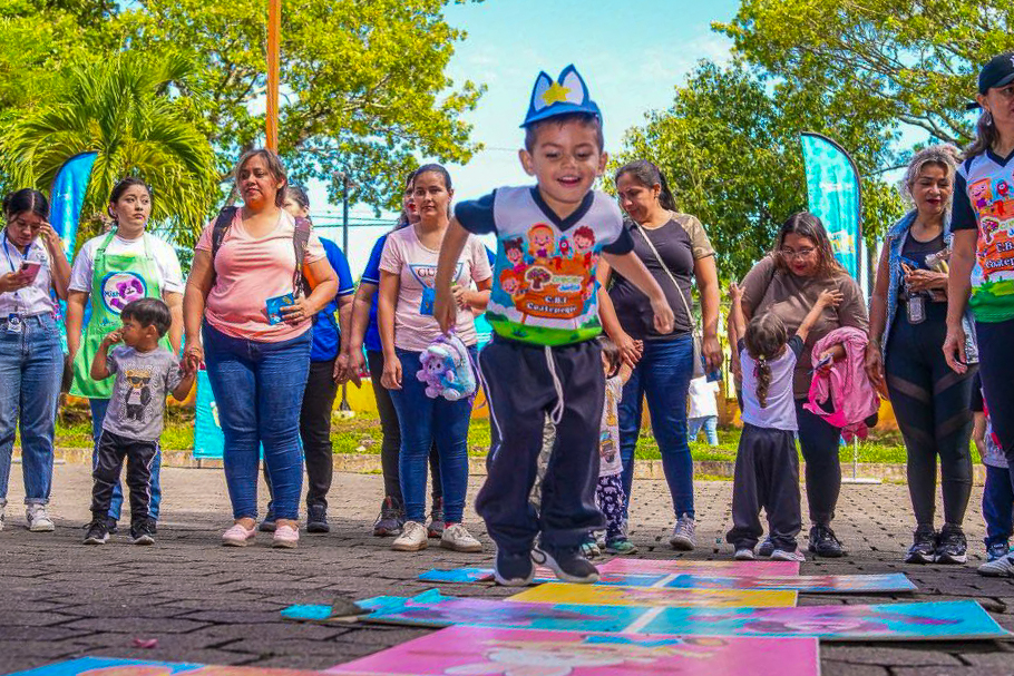 Desarrollan festival A Jugar con Lula en Santa Ana