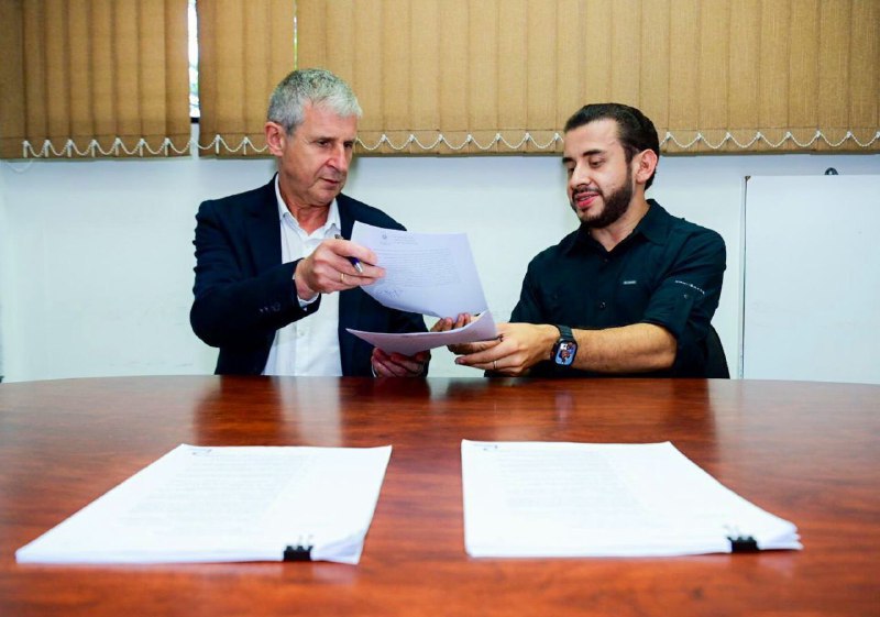 El Gobierno y el Banco Mundial firman convenio para la construcción de los mercados de Santa Ana y San Miguel