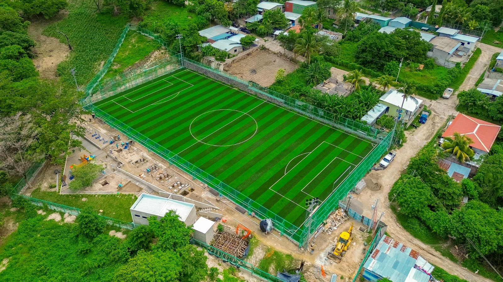 Construcción de cancha en San Juan Talpa tiene un 80 % de avance