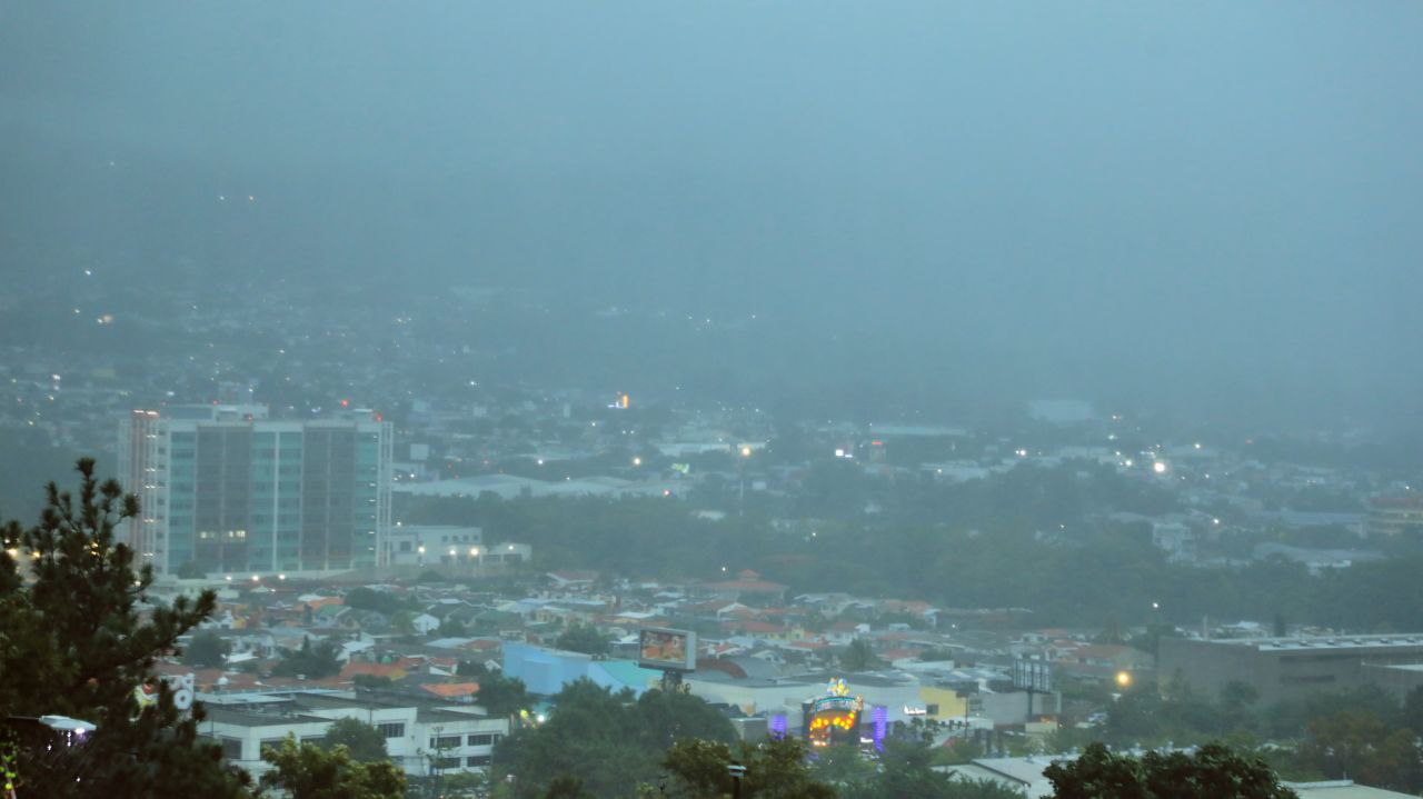 Medio Ambiente prevé lluvias en diferentes puntos de El Salvador este domingo